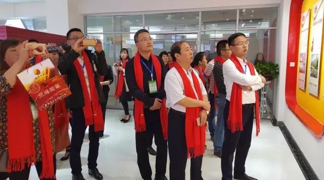 ʨ�ӻ� - ������ɫ��Ϸ����